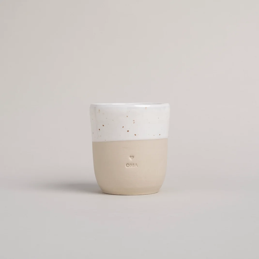 pot-044_becher_oma_photocredits_ericanders_2.png