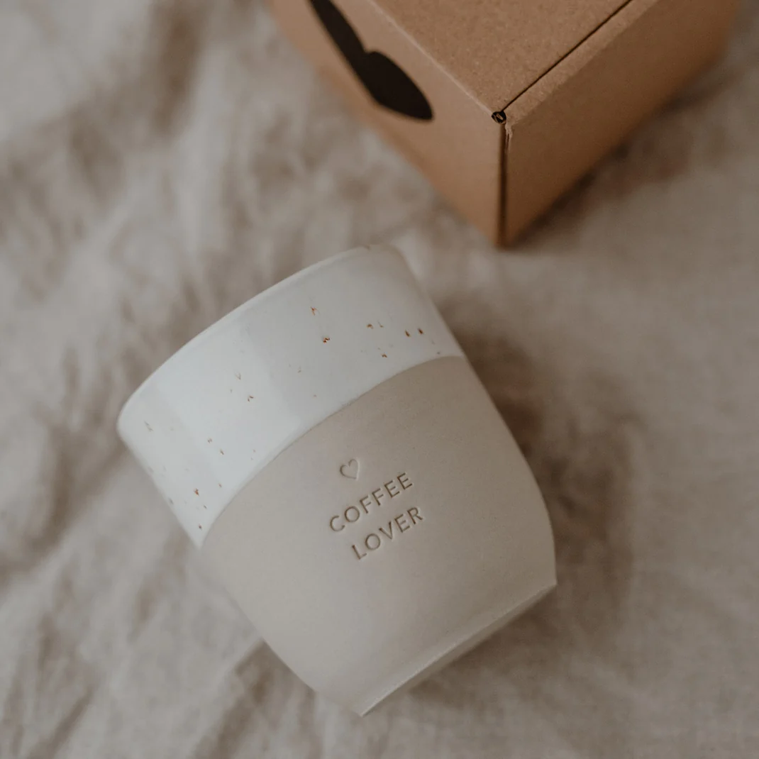 pot-004_becher_coffeelover_photocredits_maggymelzer_18.png
