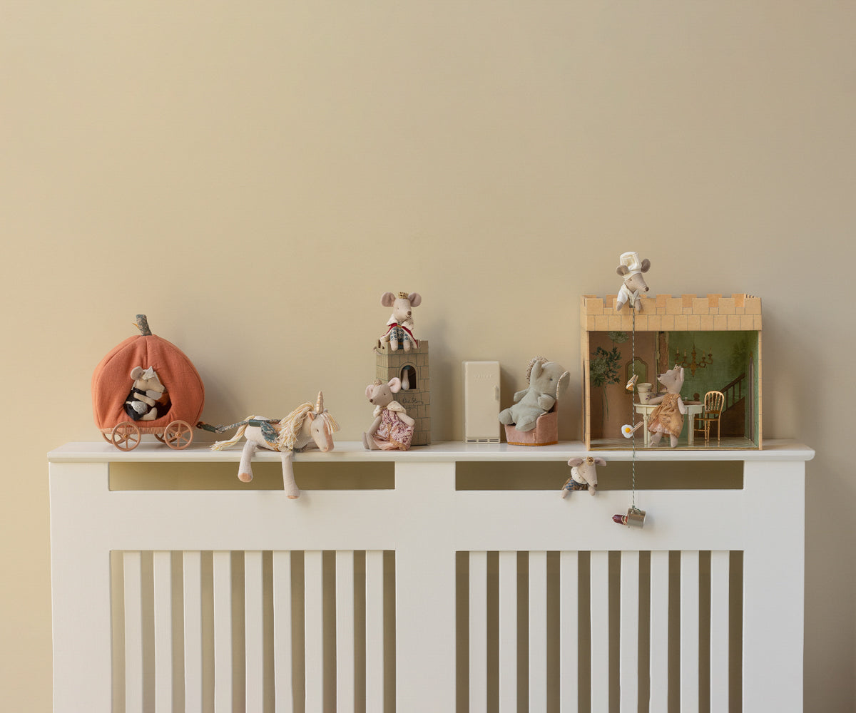 COLOURBOX69445146(2).png