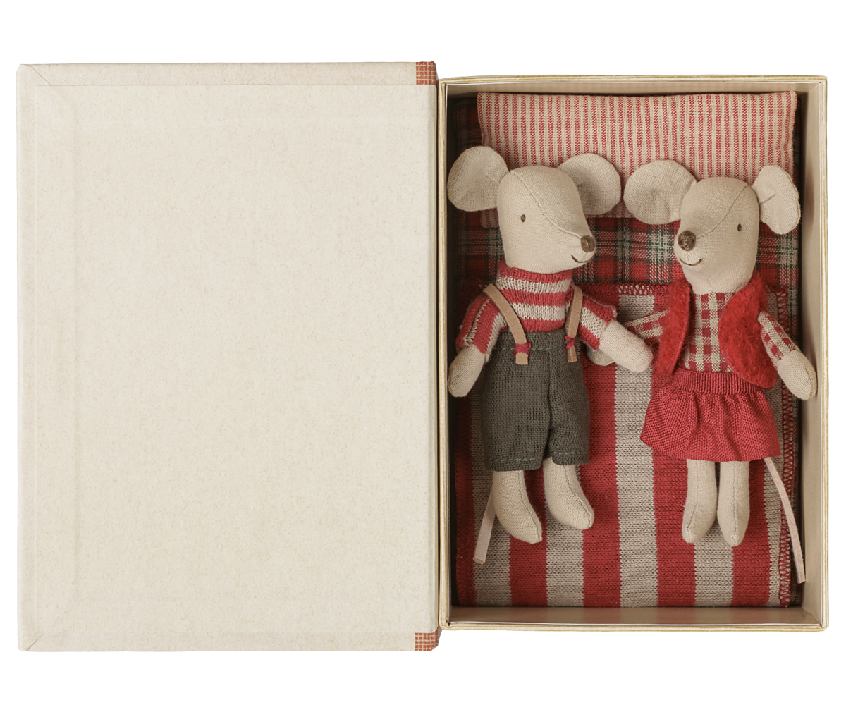 COLOURBOX72070517(2).png