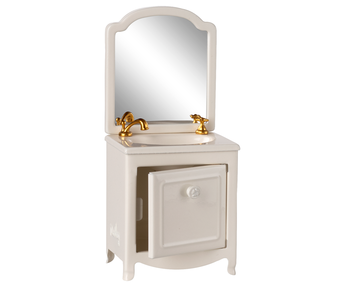 COLOURBOX68268299(2).png