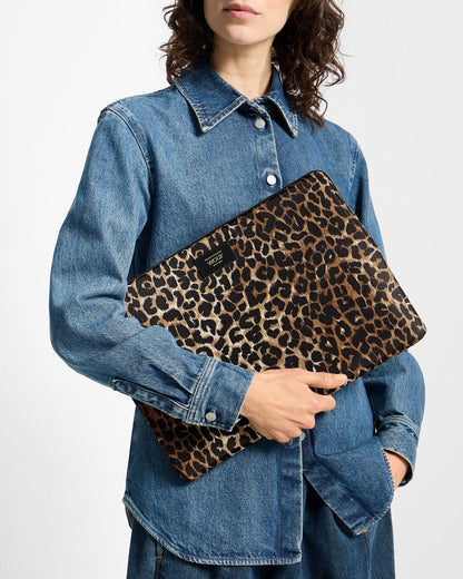 daily_laptop_sleeve_13___14_icon_SS260039_8474406999404_model.jpg