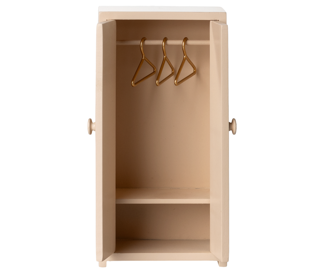 COLOURBOX69924837(2).png