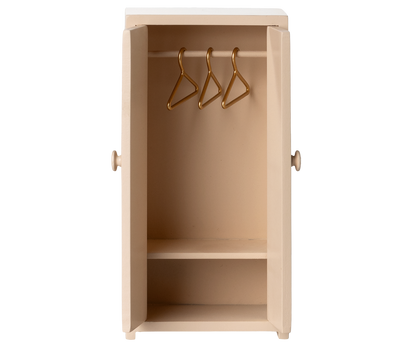 COLOURBOX69924837(2).png