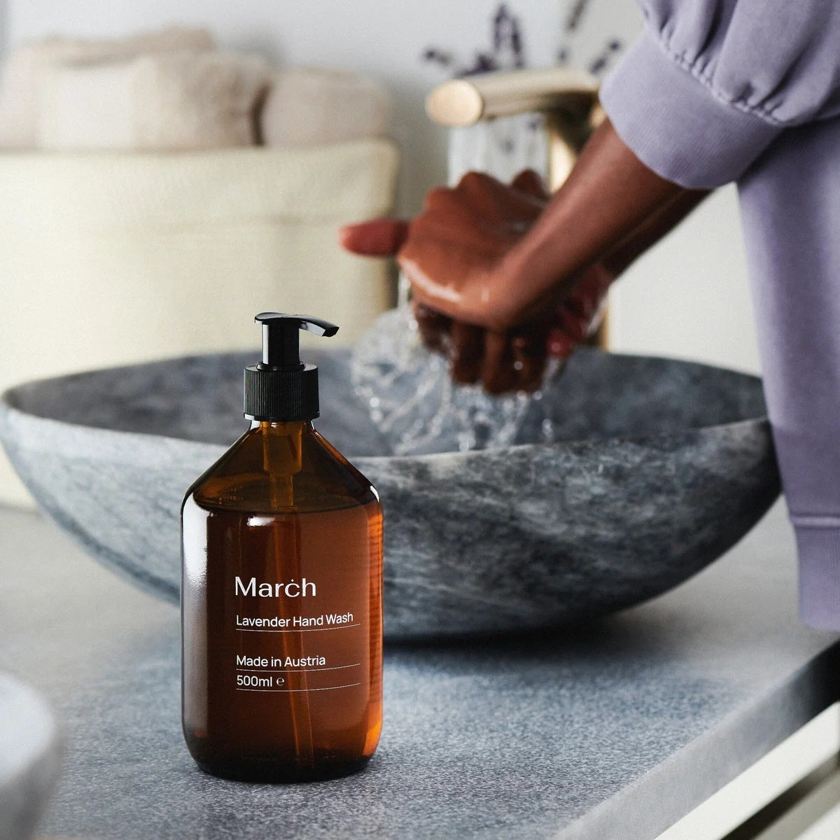 lavender-hand-wash-soap-march-care-945101.jpg