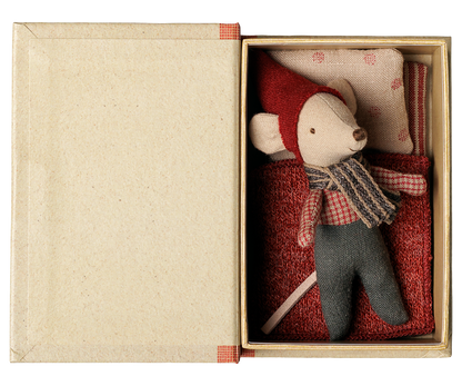 COLOURBOX72070512(2).png