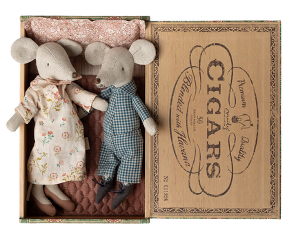 COLOURBOX69924884(2).png
