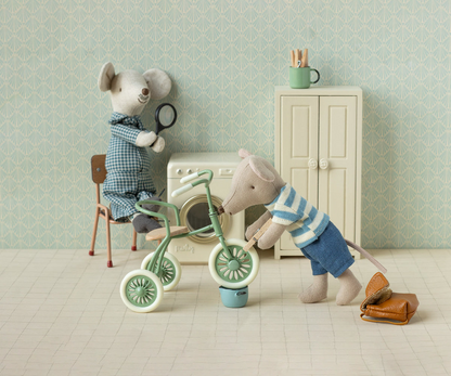 COLOURBOX70623240(2).png