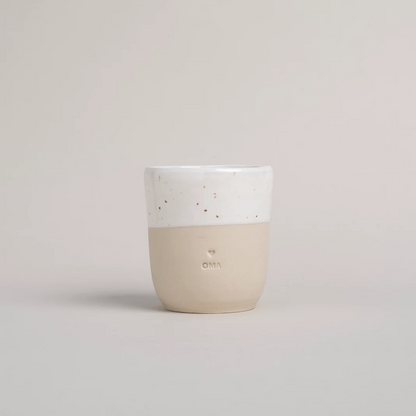 pot-044_becher_oma_photocredits_ericanders_2.png
