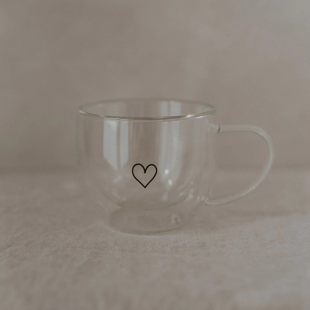 gl-139_glas_tee_photocredits_maggymelzer_2_af0638d1-c3ae-4f2e-956d-8cb53ff06f22.png