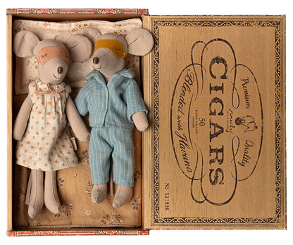 COLOURBOX68267961(2).png