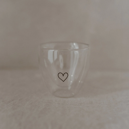 gl-142_glas_herz_photocredits_maggymelzer_2_bd855d63-f4b4-4feb-9240-bc86e3a6a054.png