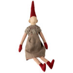 Pixi-maxi-Maedchen-mit-grauem-Kleid-Maileg-Tausendschoen-Kindertraum.jpg