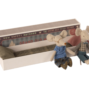 Maileg Oma und Opa Maus in Streichholzschachtel