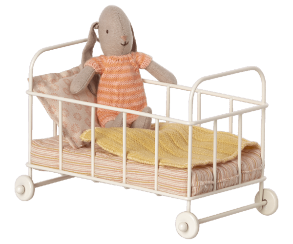 Maileg Cot Bed Micro Rose – Bild 3